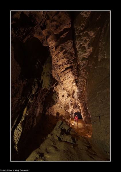 n° (4614) Guy dans la Galerie principale de la Grotte Deschamps - Gonsans.jpg