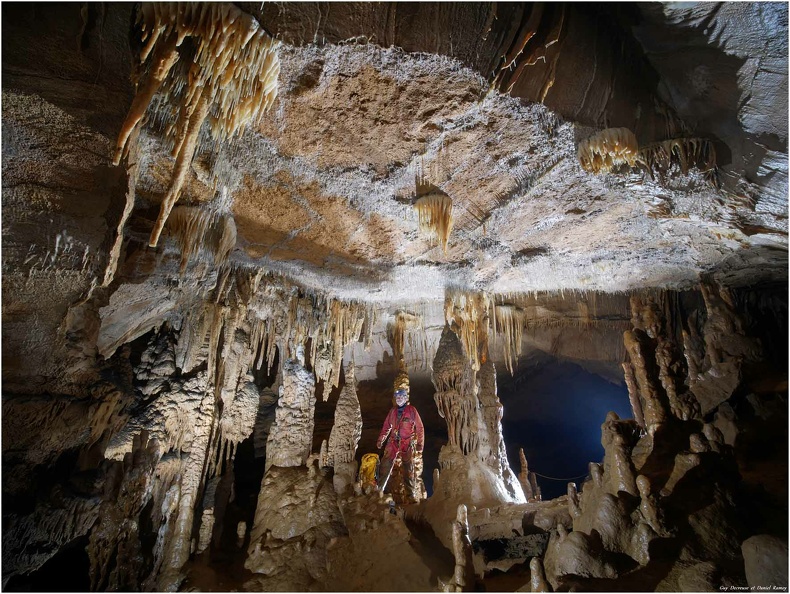 n° (9920) Métro , grotte de la Malatière.jpg
