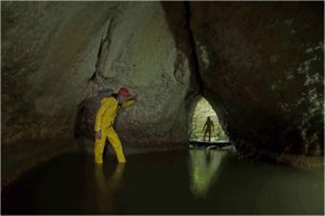 Grotte de la Vieille Folle vers Montmahoux (2)