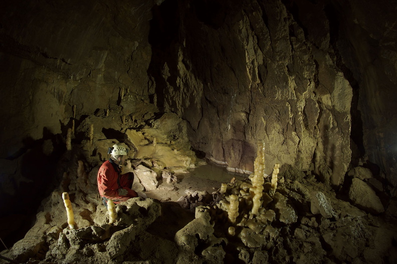Grotte de la Tourne vers Rochefort (2).JPG