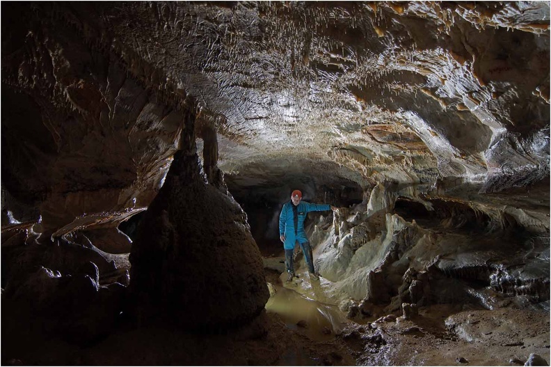 n° (6930) Grotte de Chenecey.jpg