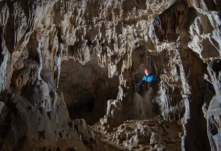 n° (6933) Grotte de Chenecey