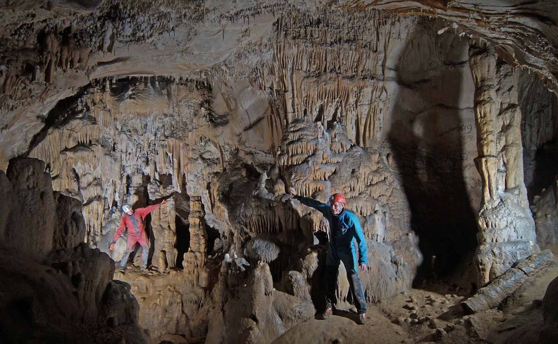 n° (6917) Grotte de Chenecey.jpg