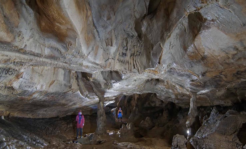 n° (6926) Grotte de Chenecey.jpg