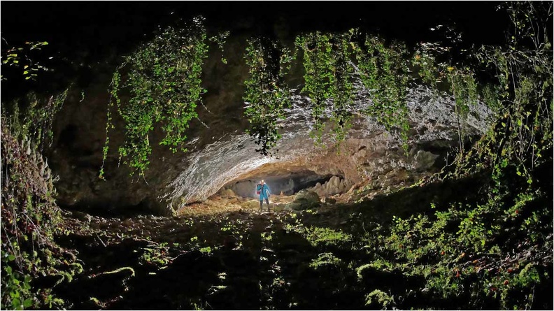 Grotte de la Grande Baume, vers Lods.jpg