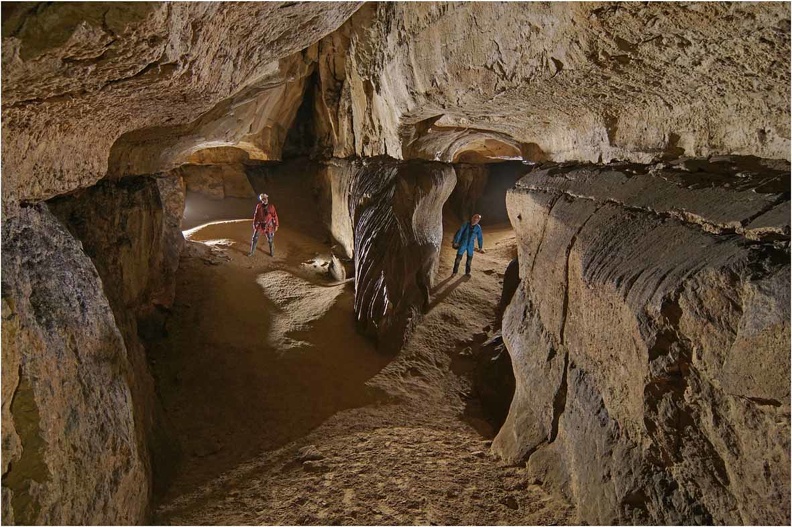 Grotte des Cavottes, vers Montrond-le -Château (5).jpg