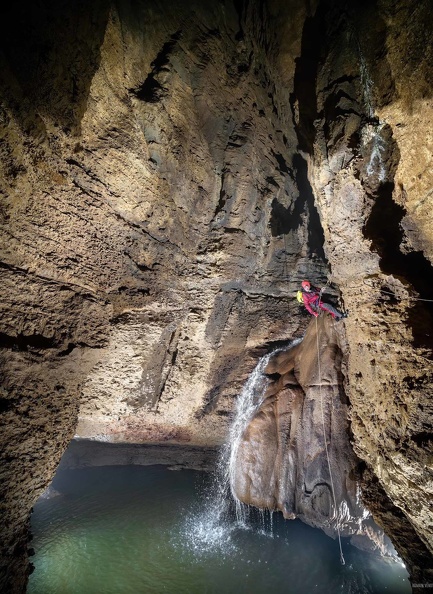 Cascade Perlon, Grotte du Cul de Vau (Photo Romain Venot).jpg