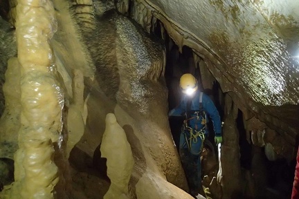 Gouffre et grotte de Vau Jean Lou (17)