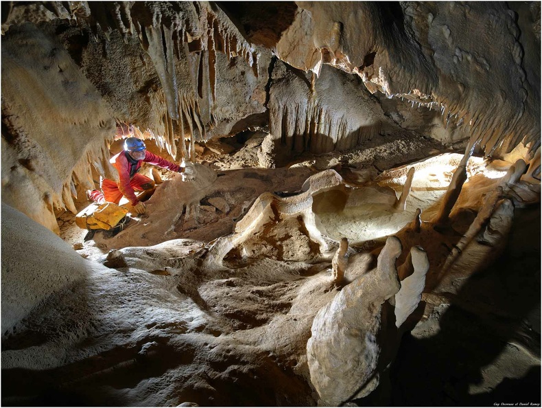 Grotte de Vau, Guy et Daniel (11).jpg